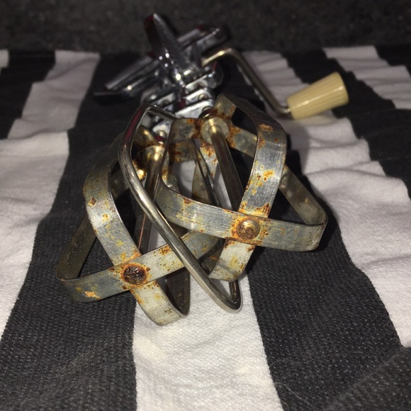 Farmhouse vintage egg beater mixer - Picture 4 of 6